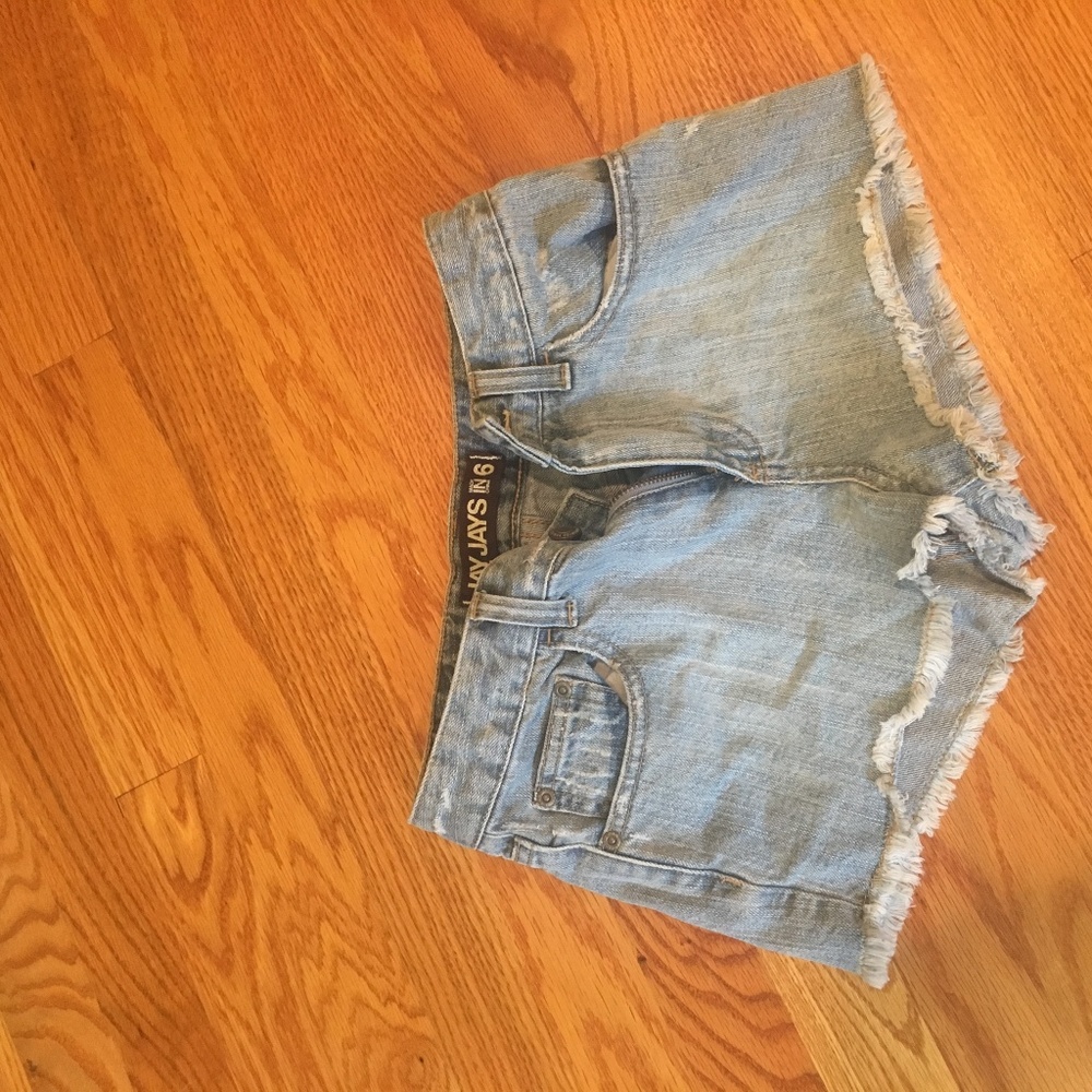 cute short light-wash denim shorts (size xs)